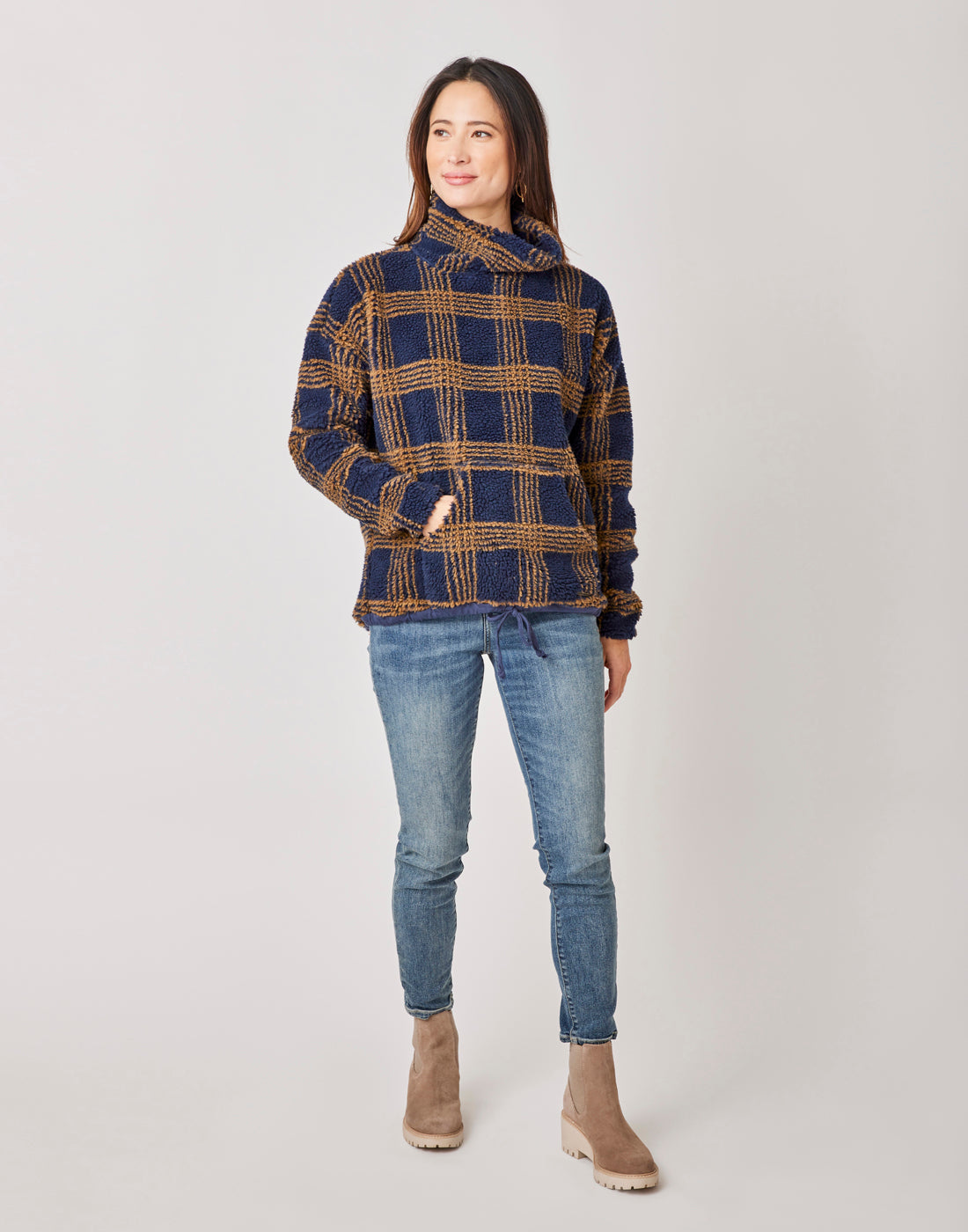 Roley Jacquard Cowl: Navy Plaid