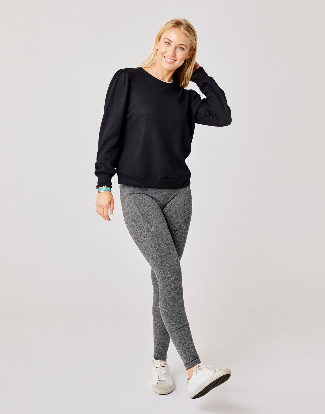 Naomi Sweatshirt: Black
