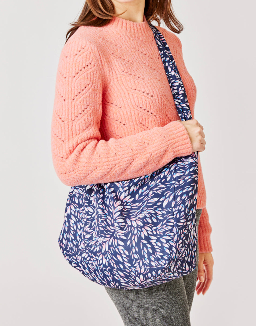 Sophia Shoulder Tote: Alta