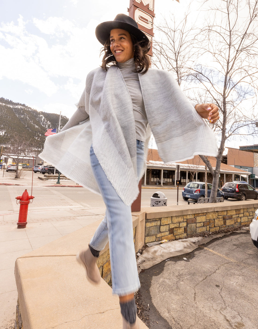 Playa Reversible Poncho: Grey w. Birch